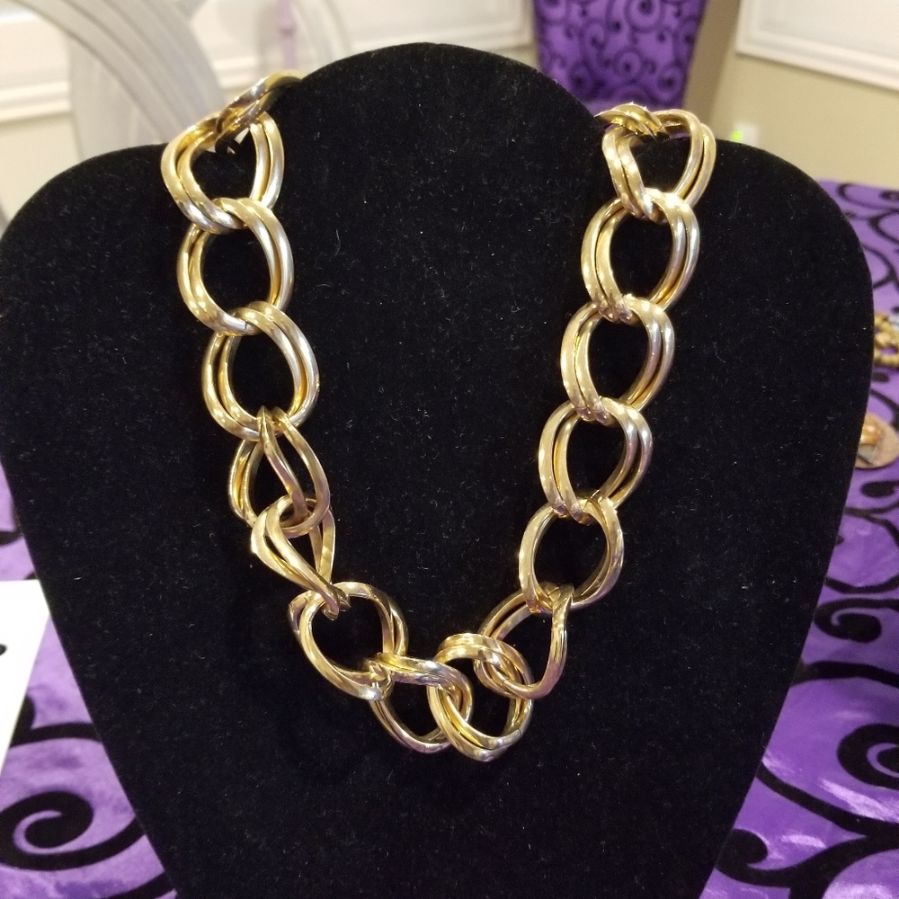 Chain link necklace